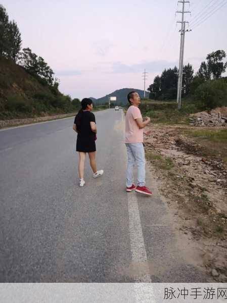女儿今夜以身相报父亲养育之恩:1. 女儿情深:以身相报父爱如山