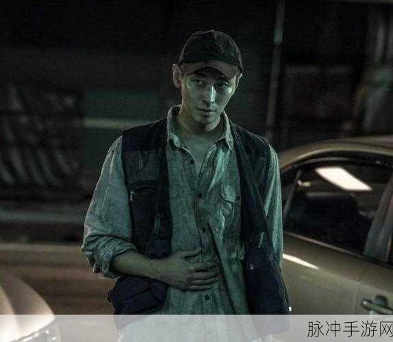 黑夜两人在个上打扑克:1. 《黑夜中的秘密对决:扑克游戏的心理战
